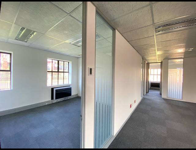 631M² OFFICE TO LET IN BRYANSTON